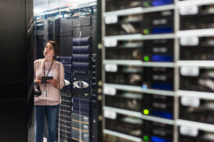데이터센터솔루션 (Data Center Solutions) | 효율성·지속가능성·사이버 보안 최적화